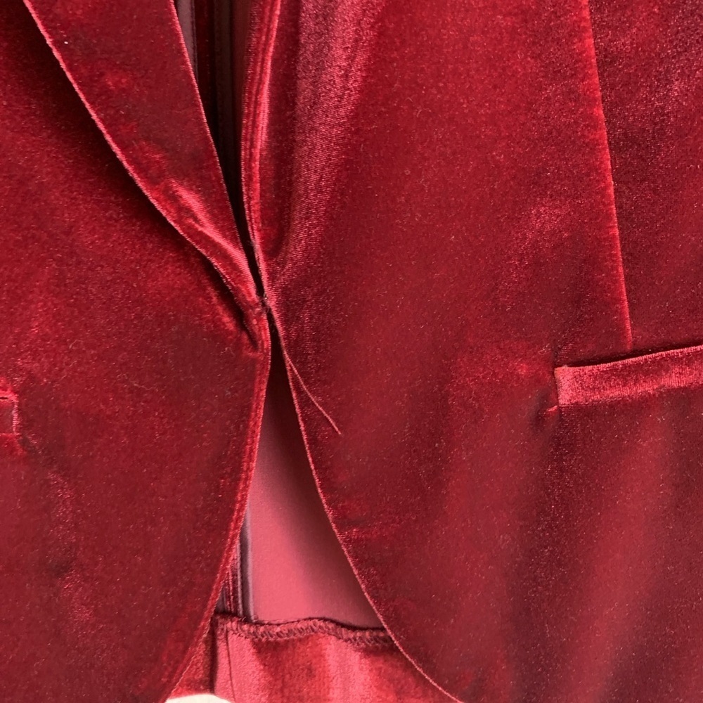 Amanda &. Chelsea Velvet Blazer - Red - Picture 7 of 12